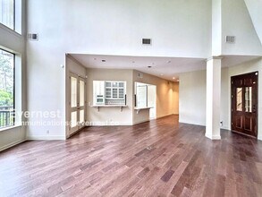 103 Sage Rd in Houston, TX - Building Photo - Building Photo