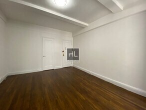 EAST 46 STREET, Unit 8M in New York, NY - Foto de edificio - Building Photo