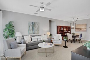 10961 Burnt Mill Rd in Jacksonville, FL - Building Photo