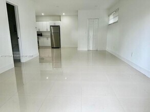 3801 Ponce de Leon in Coral Gables, FL - Building Photo - Building Photo