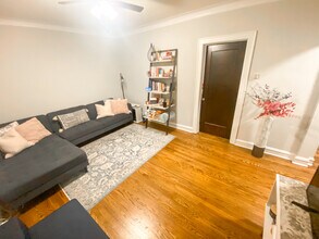 1461 W Byron St in Chicago, IL - Building Photo - Building Photo