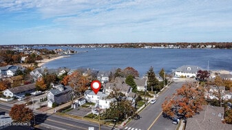 112 Ocean Gate Ave in Ocean Gate, NJ - Building Photo