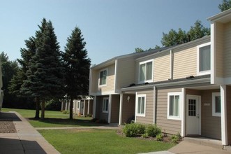 Chowen Bend Townhomes in Burnsville, MN - Building Photo - Other