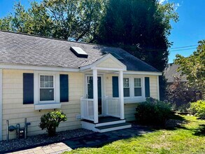 15 Mill Pond Ln in Hampton, NH - Building Photo - Building Photo
