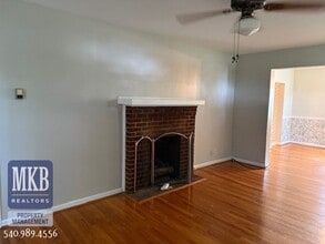 122 Kimball Ave in Salem, VA - Foto de edificio - Building Photo