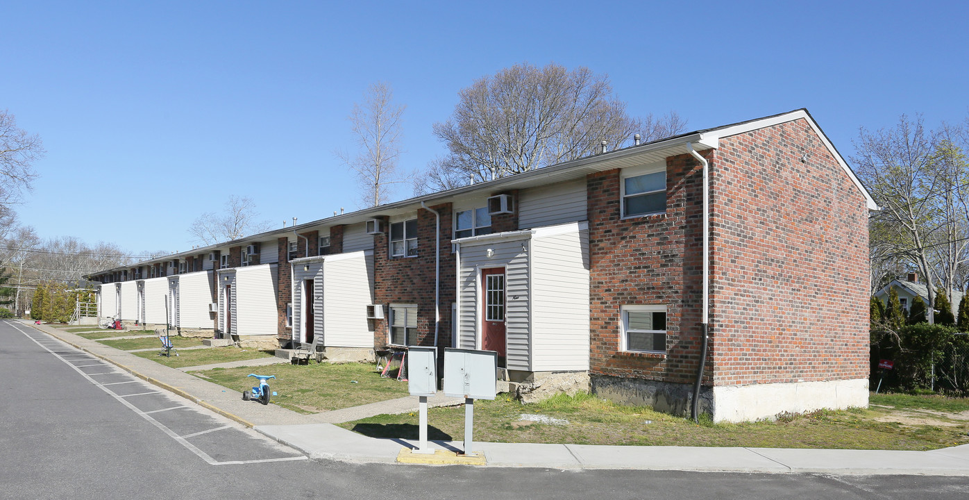 62 Oak St in Westhampton Beach, NY - Building Photo