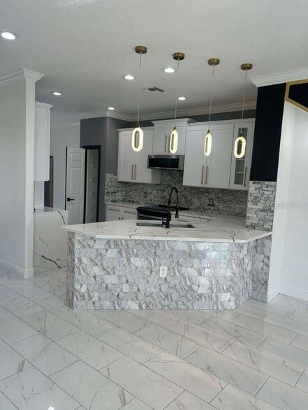 5001 Alita Terrace in St. Cloud, FL - Foto de edificio - Building Photo