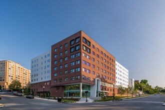 The Spire in Alexandria, VA - Building Photo - Building Photo