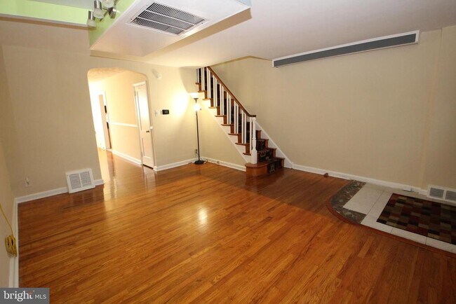222 W Colonial St in Philadelphia, PA - Building Photo - Building Photo