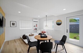 1523 NE 148th St, Unit Apartment in Miami, FL - Building Photo