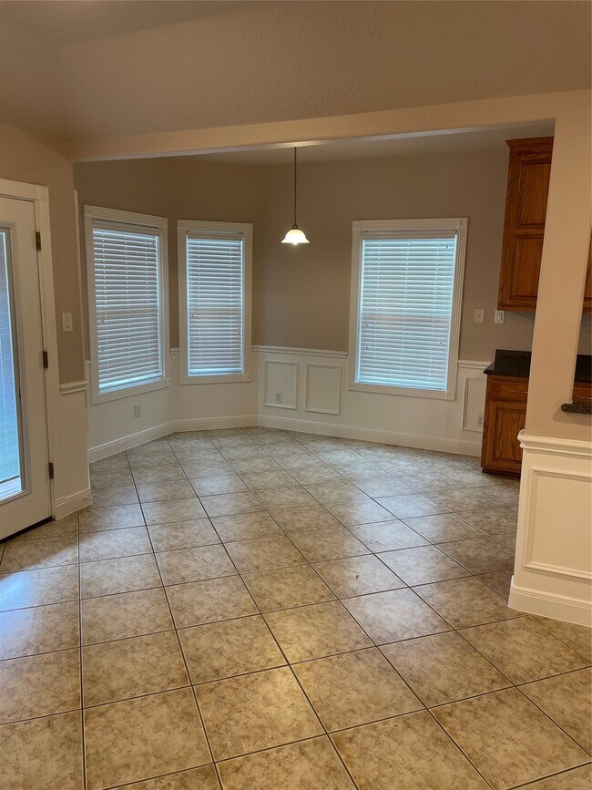 property at 1018 S Booth Ln