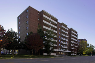 Bloorgate Towers in Mississauga, ON - Building Photo - Building Photo