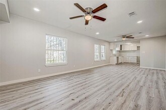 1912 Gentry St in Houston, TX - Building Photo - Building Photo