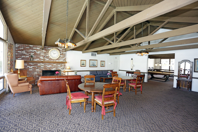 Highland Meadows Apartments in Fullerton, CA - Foto de edificio - Interior Photo