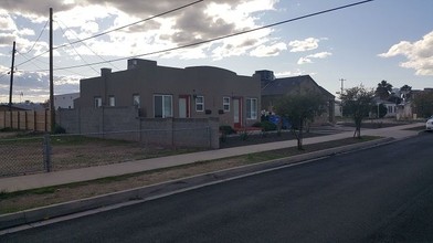 1329 E Polk St-Unit -2 in Phoenix, AZ - Foto de edificio - Building Photo