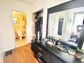 8 Medford St, Unit 3 in Somerville, MA - Building Photo - Building Photo