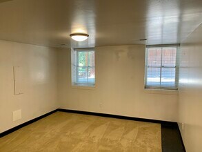 249 S Douglas St, Unit Basement in Salt Lake City, UT - Foto de edificio - Building Photo