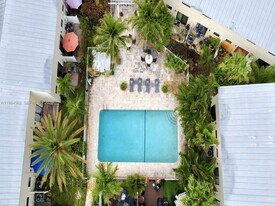 1455 Holly Heights Dr in Fort Lauderdale, FL - Building Photo