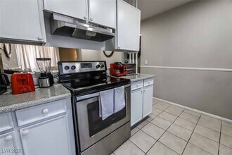2409 N Bruce St in North Las Vegas, NV - Building Photo - Building Photo