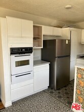 11131 Rose Ave in Los Angeles, CA - Building Photo - Building Photo