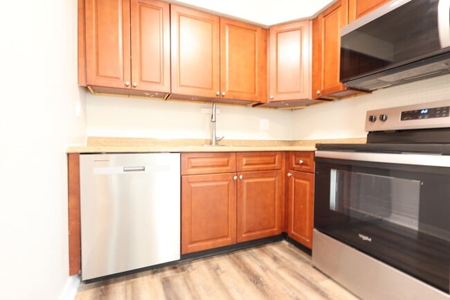 property at 3021 Pestalozzi St