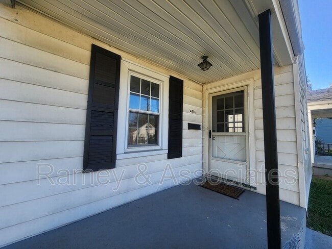 4401 Bellevue Ave in Louisville, KY - Foto de edificio - Building Photo
