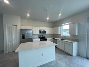 270 Bogey Dr in Davenport, FL - Foto de edificio - Building Photo