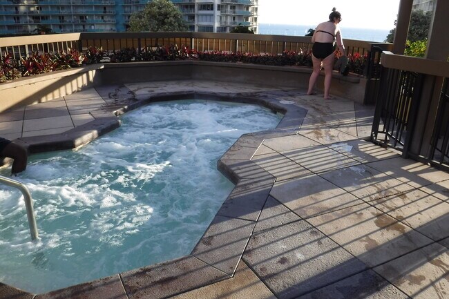 1778 Ala Moana Blvd, Unit 1617 in Honolulu, HI - Building Photo - Building Photo