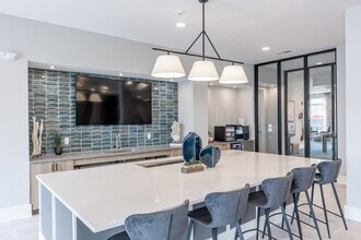 Innsbrook Square in Glen Allen, VA - Building Photo - Interior Photo