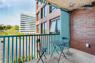 3030 Potomac Ave, Unit FL3-ID1026 in Arlington, VA - Building Photo - Building Photo