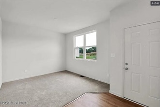 7006 Black Cherry Ct in La Grange, KY - Foto de edificio - Building Photo