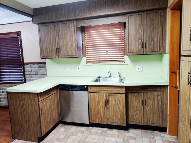 326 Amherst St photo'