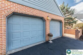 5721 Crawford Dr in Bethlehem, PA - Building Photo - Building Photo