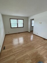 103 W Golf Ave, Unit 103 in Ottumwa, IA - Building Photo - Building Photo