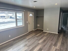 1931 Morris Ave NE in Canton, OH - Building Photo