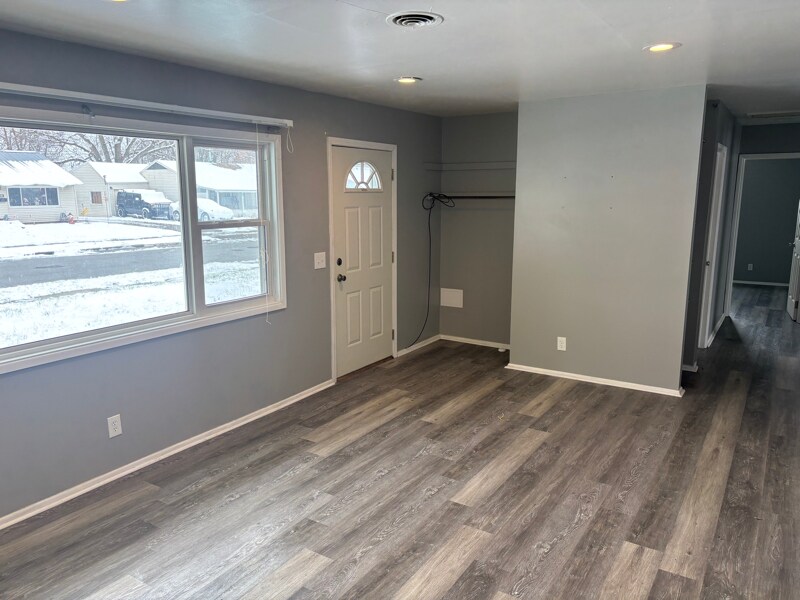 1931 Morris Ave NE in Canton, OH - Building Photo