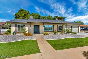 9208 Shaver Dr in El Paso, TX - Building Photo