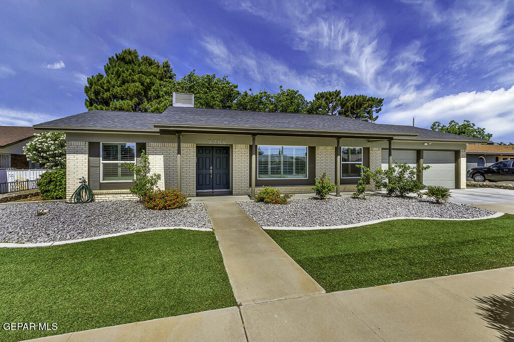 9208 Shaver Dr in El Paso, TX - Building Photo