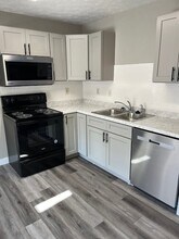 176 Littleton St, Unit 11 in West Lafayette, IN - Foto de edificio - Building Photo