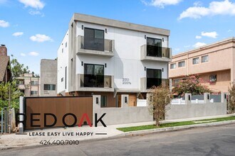 1999 1/2 Vista Del Mar Ave in Los Angeles, CA - Building Photo - Building Photo
