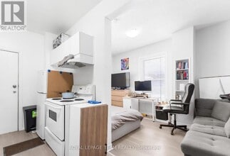 4 Eccles St in Ottawa, ON - Building Photo - Building Photo