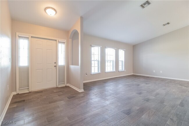 23 NE 9th Pl in Cape Coral, FL - Foto de edificio - Building Photo