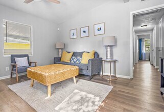 2625 Larkspur Ave in Jacksonville, FL - Building Photo - Building Photo