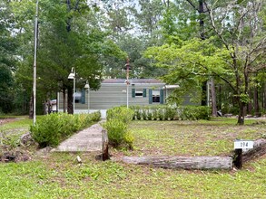 194 Gertie Brown Rd in Sopchoppy, FL - Building Photo - Building Photo