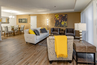 Tanager Creek Rental Townhomes in Eden Prairie, MN - Building Photo - Interior Photo