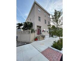 236 Somerville Ave, Unit 3 in Somerville, MA - Building Photo