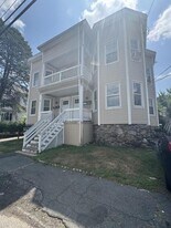 164 S Pleasant St in Haverhill, MA - Building Photo