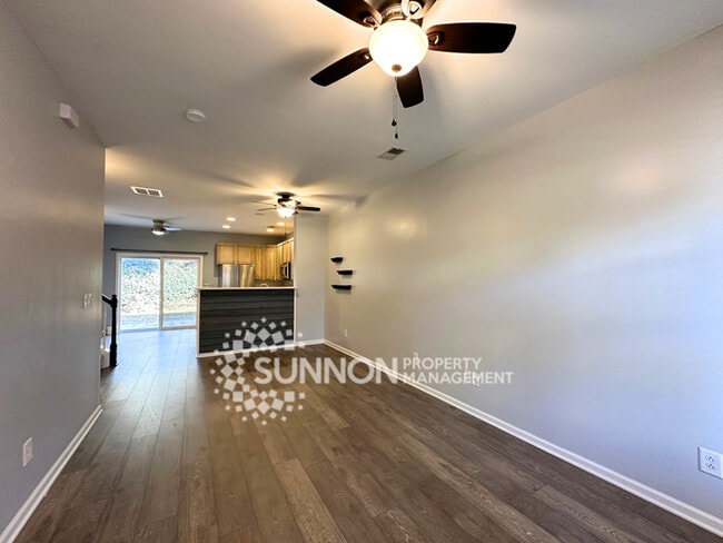 11051 Dixie Hills Dr in Charlotte, NC - Building Photo - Building Photo