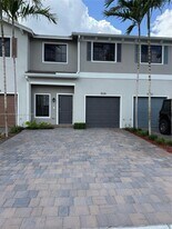 5028 Elderberry St in Haverhill, FL - Building Photo