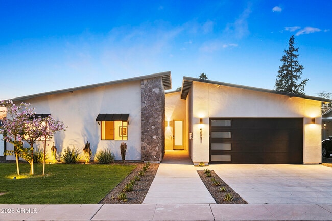 property at 4002 N 33rd Pl
